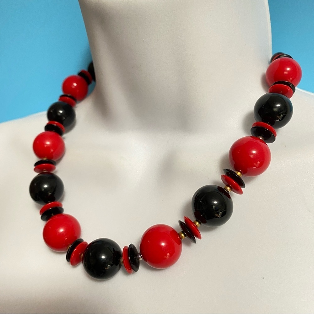 Chunky Red & Black Lucite Beads Vintage Necklace